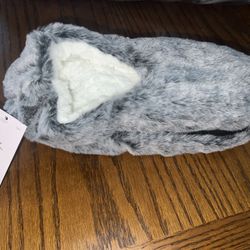 Fuzzy Gripper, Bottom Slipper, Socks Size 6-7