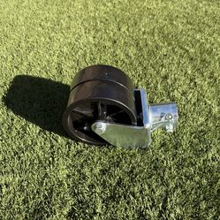 Trailer hitch dual wheel