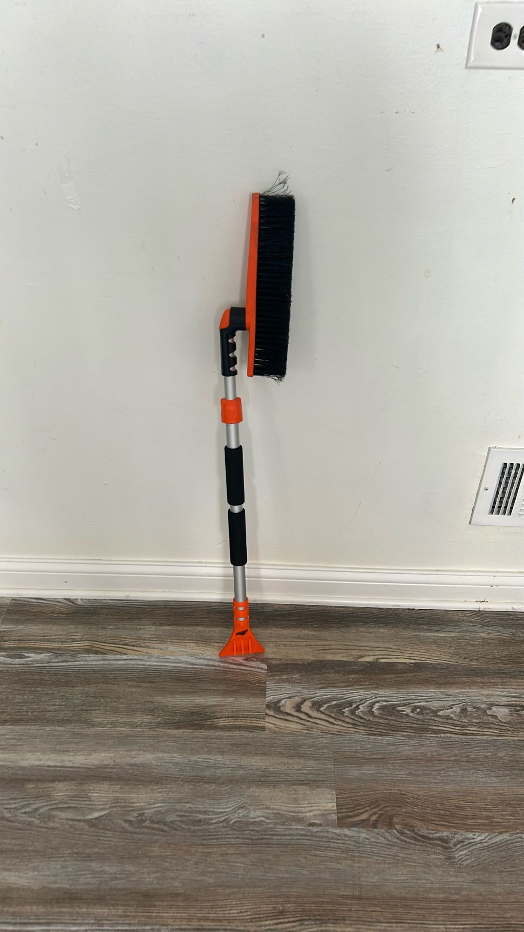 Ice Scrapper And Snow Brush For Car 2-in-1