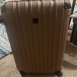 Traveler’s Club midtown Collection 26” Luggage