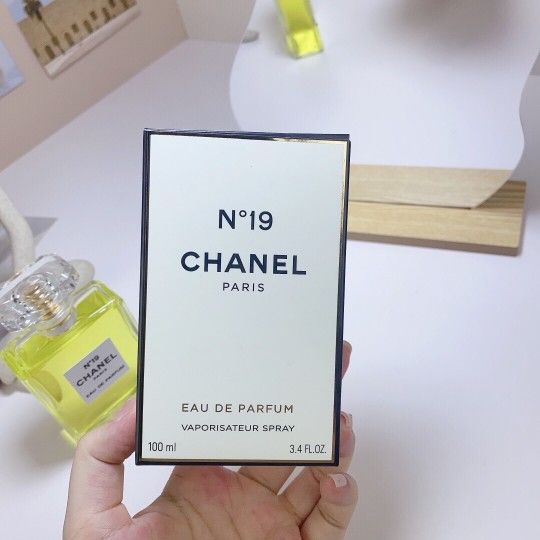 Chanel No. 19 Classic Elegant Heartfelt Edition 100ml