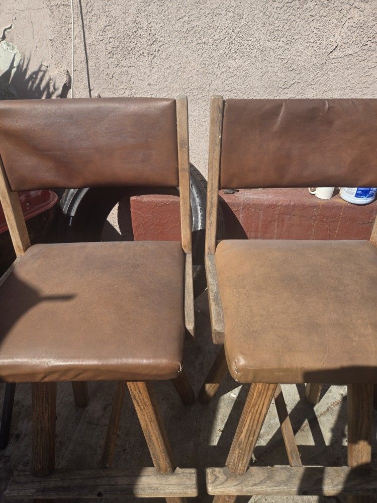 Wood  Bar Stools  Make Offer  2 Chair 