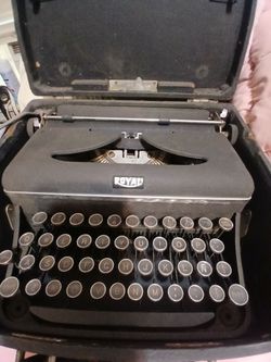Royal Vintage "Royal" Portable Typewriter with Carrying Case