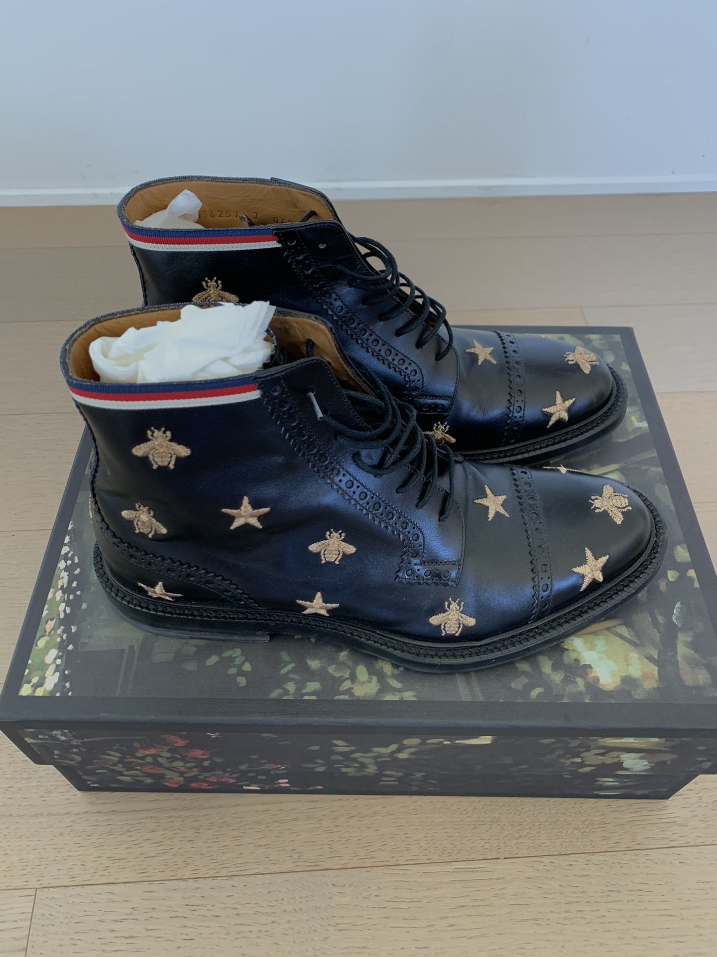 Gucci Embroidered Bee Star Brogue Boots 7 Black