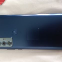 2 MOTOROLA  PHONES $8 FOR BOTH