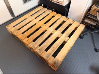 Free Pallet 48x40”