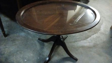 Antique table w removable glass $34.99