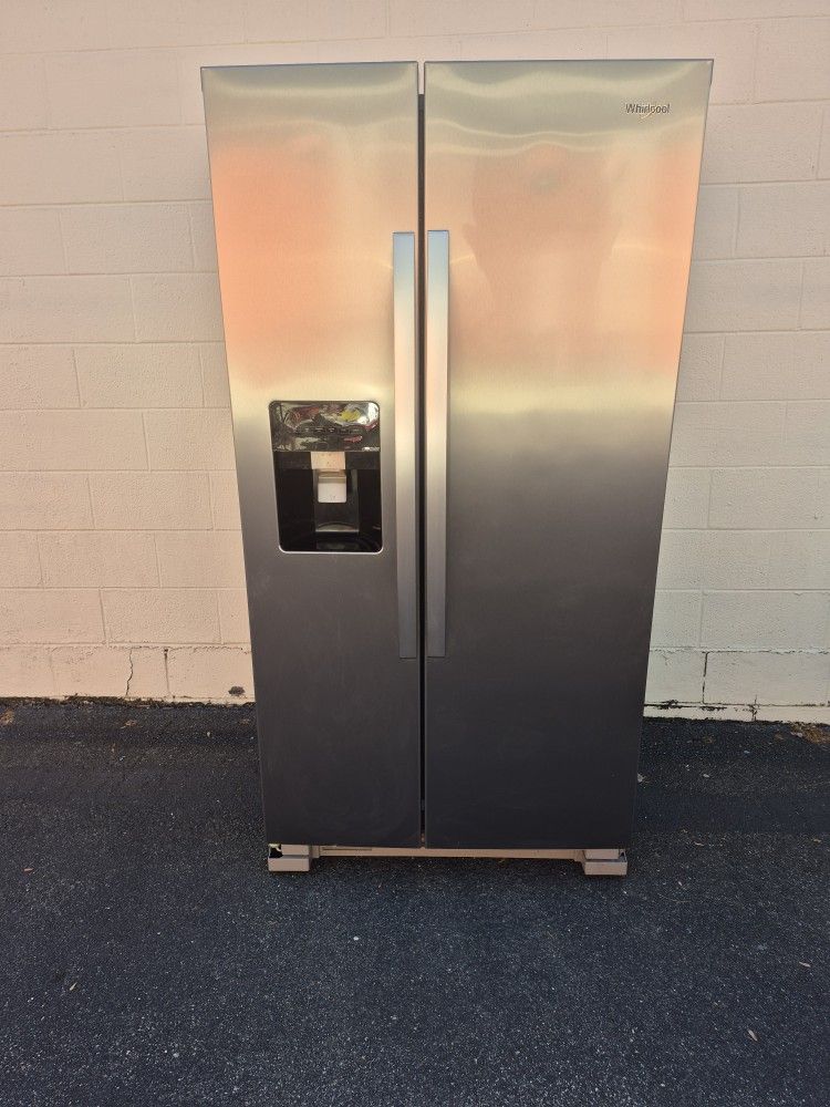 Whirlpool Double Door With Ice Maker