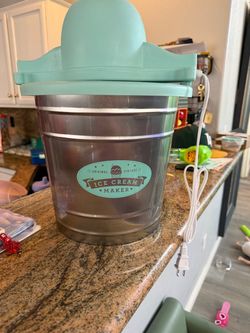 Elite Gourmet Ice cream maker