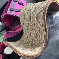 Cat Carrier and scratcher 