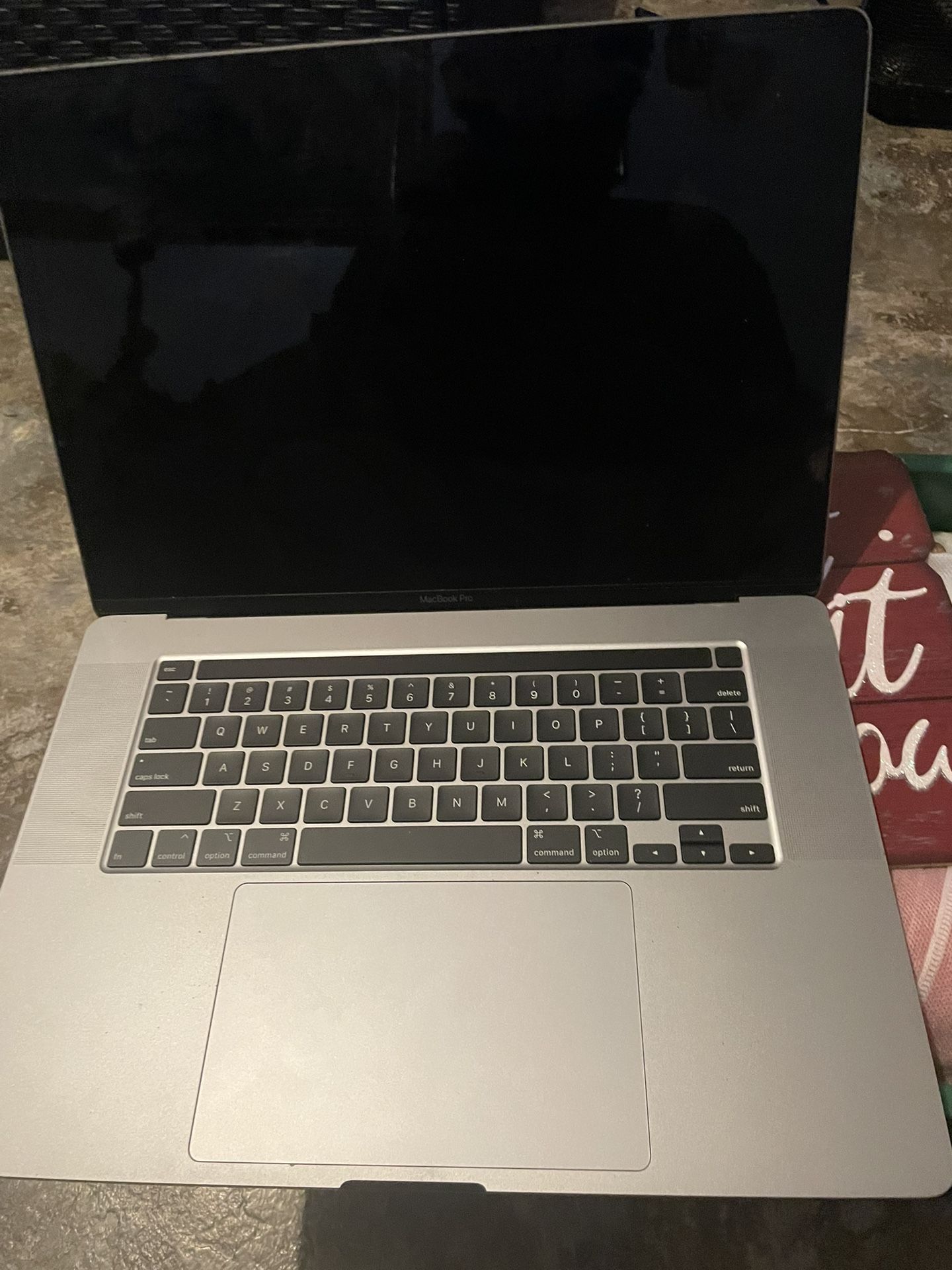 Apple MacBook Pro (2019)