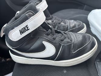 Nike Shoes Size 2y