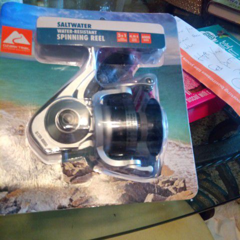 Ozark Trail 6000 Spinning Reel for Sale in West Palm Beach, FL - OfferUp