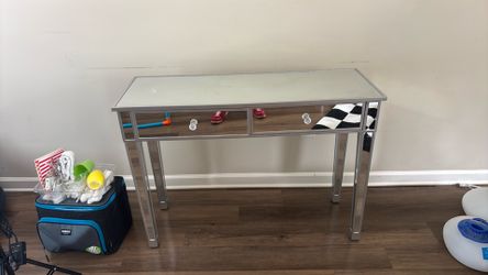 Glass vanity table