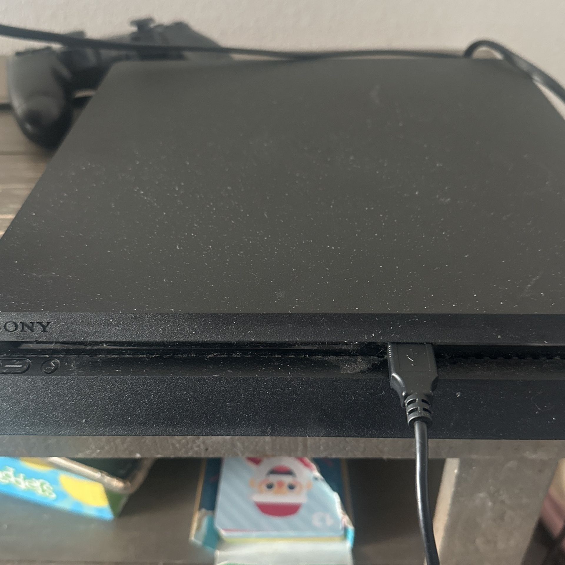 Ps4- Runs Great