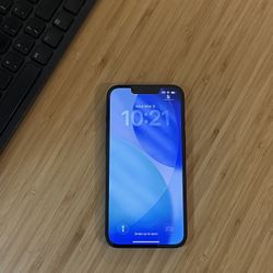 iPhone 13 ( Unlocked ) 128gb Black color