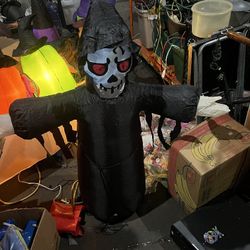 Halloween Inflatable:   Huntington Home Grim Reaper, 4 ft. Pre-owned