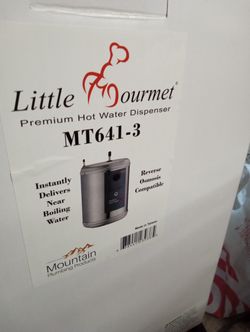 Little Gourmet Premium Hot Water Heater.