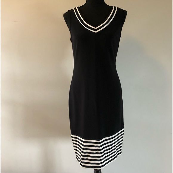 Womens Frank Lyman Design Black and white striped V neck dress size 2