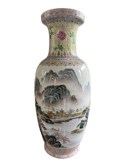 Stunning Antique Chinese Famille Rose Vase