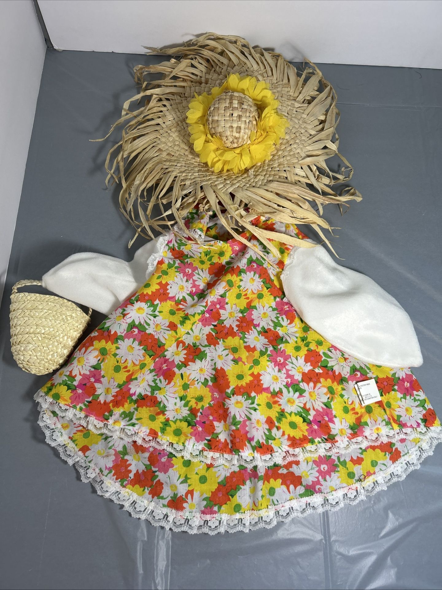 Miles Kimball Jstuff Associates Corp Gardner Decorative Outfit