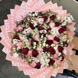 Big Dior Flower Bouquet