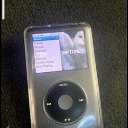 I Ipod classic 7th generation  160 gb Come with case with belt clip 2 charging USB cables. Also used to connect to pc And a cable to connect to headph