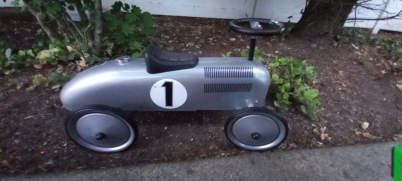 Schylling Speedster Ride-on Toy Car