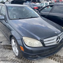 2010 Mercedes C300 FOR PARTS ONLY 