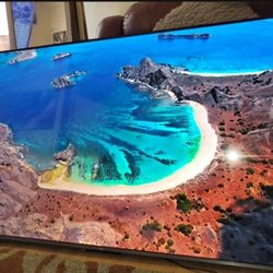 70" TCL Google Android smart tv 4k basically new less than 9 months old.  Come with free swivel mount  has screws Ready to set up on ur wall 