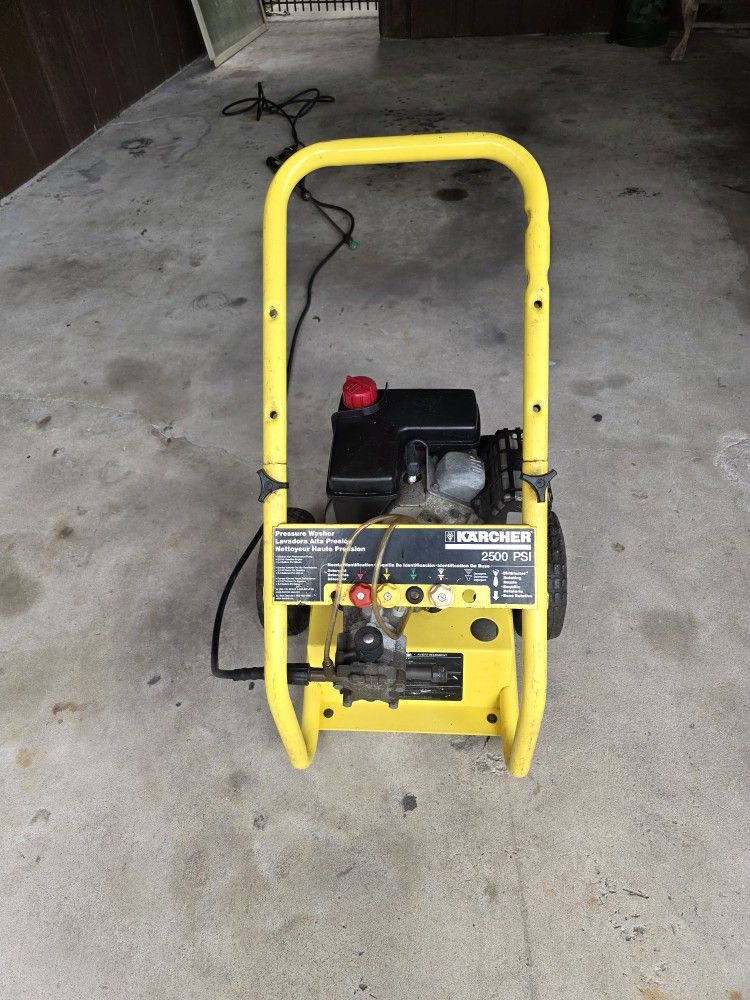 KARCHER 2500 PSI Pressure Washer