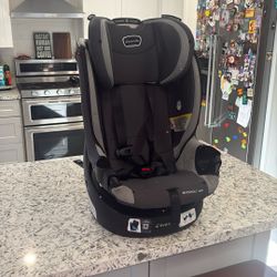 Evenflo Car Seat. Revolve360 Slim! 