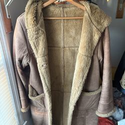 Women’s Fur Coat Great Condition