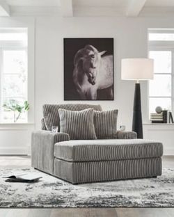 CHAISE LAST ONE AVAILABLE 