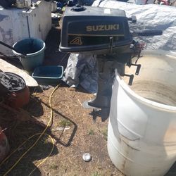 Suzuki Engine 4 Hoarse Had Runing Copresion 100 Lbs  I Fhink It Out Ov Timing  50$ 