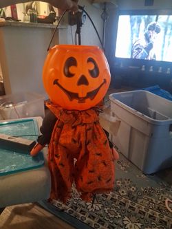 Jack O'Lantern trick or treat basket