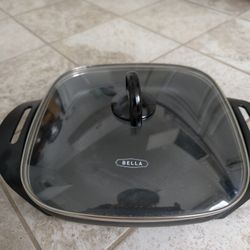 A non-stick pan Bella 12" Electric Skillet Non-Stick Fully Immersible