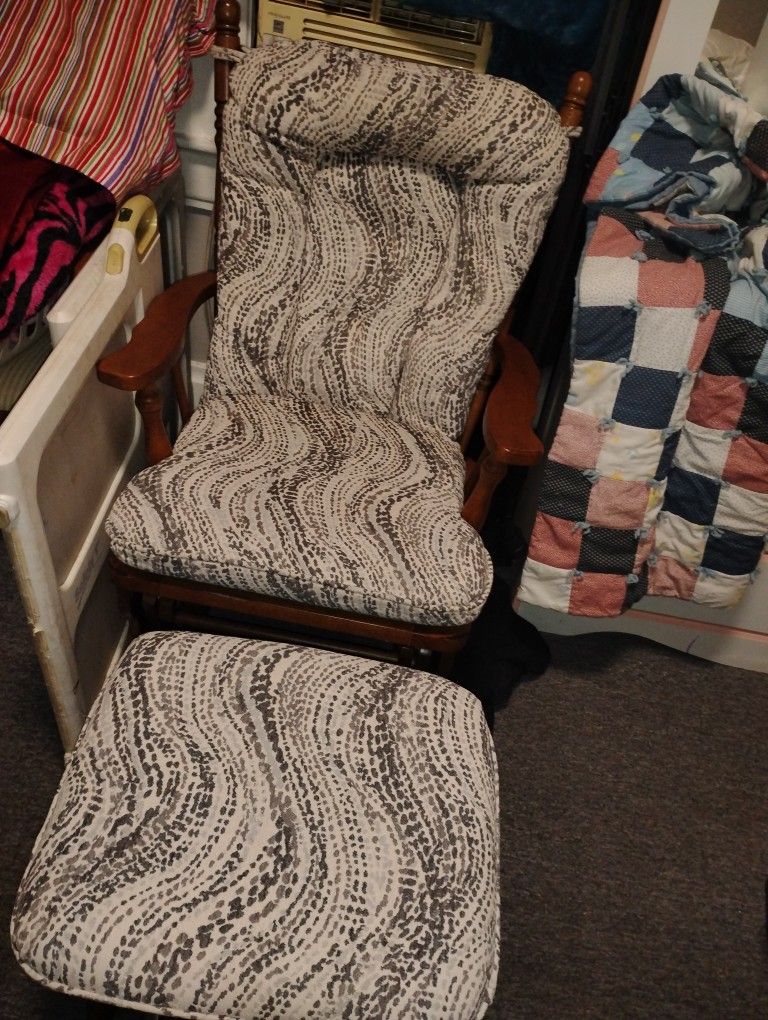 Rocker Glider