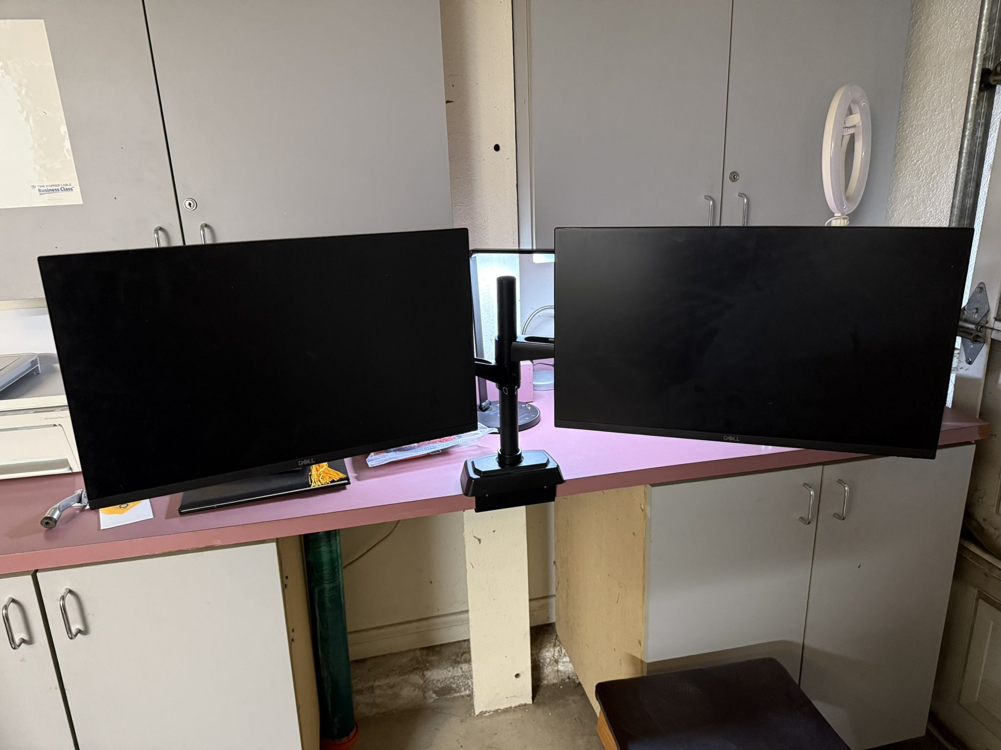Dual Screen With Mounting Bracket