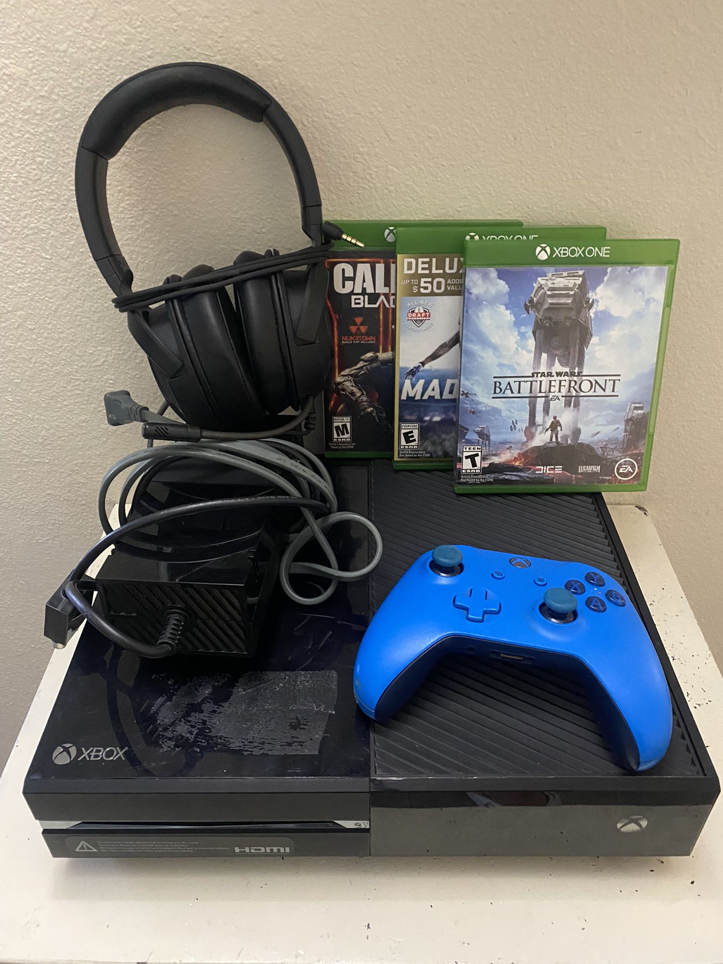 Xbox One 500gb 3 Games,1 Controller 
