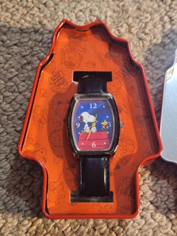Brand New Vintage Peanuts Snoopy and Woodstock Watches with Metal Tins