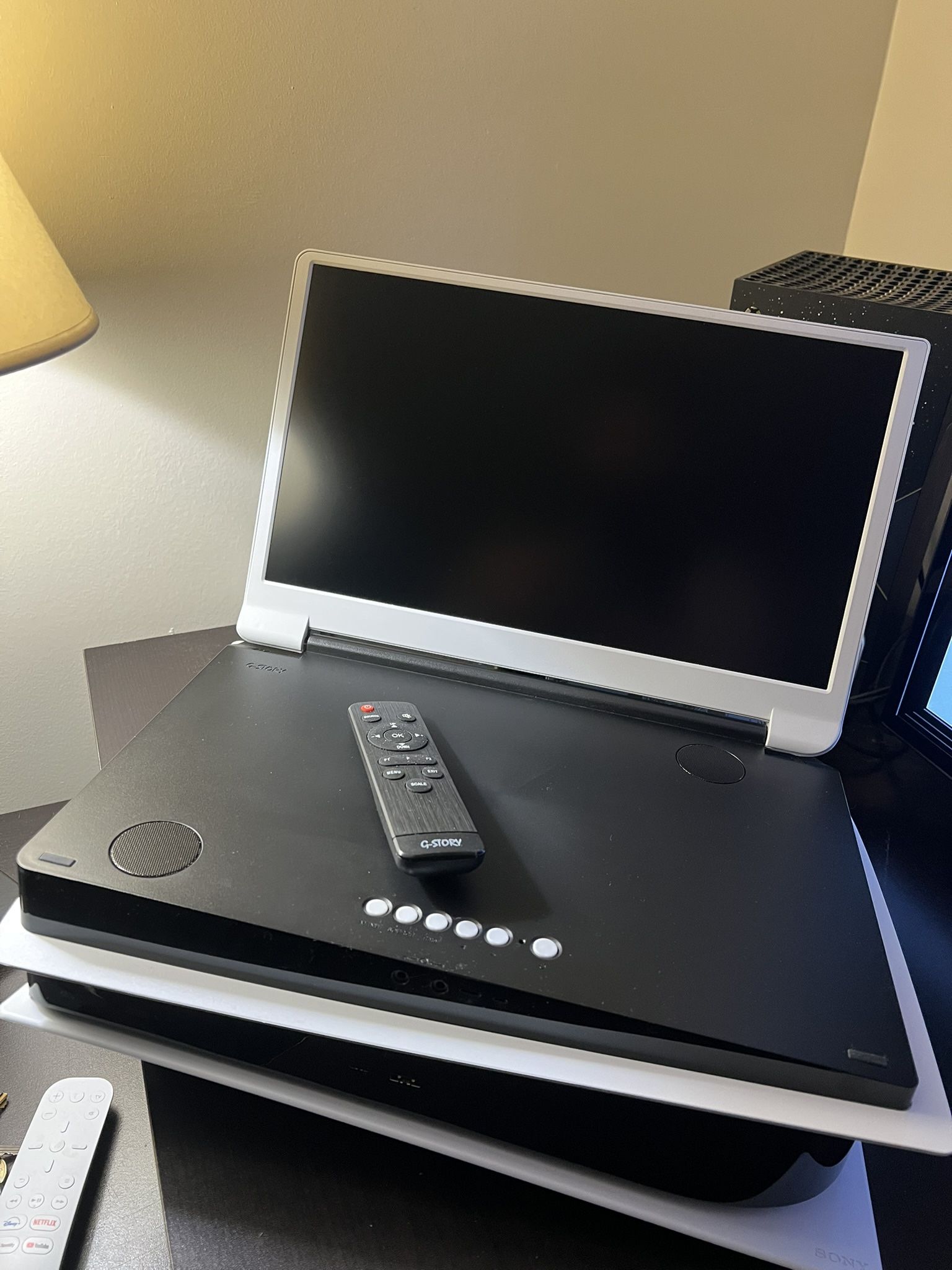Playstation 5 + Screen + Accessories