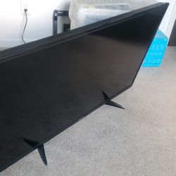 50" Toshiba w/ Roku Funtion and mount