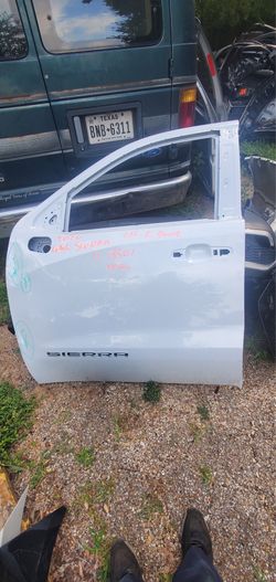 2020 gmc Sierra left front door