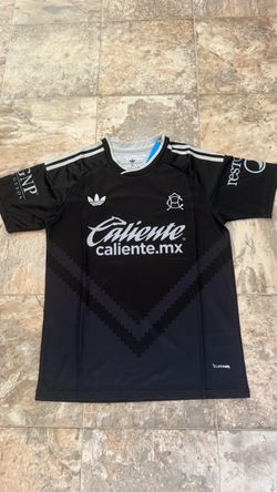 AMERICA away sizes ( 5XL a small )
