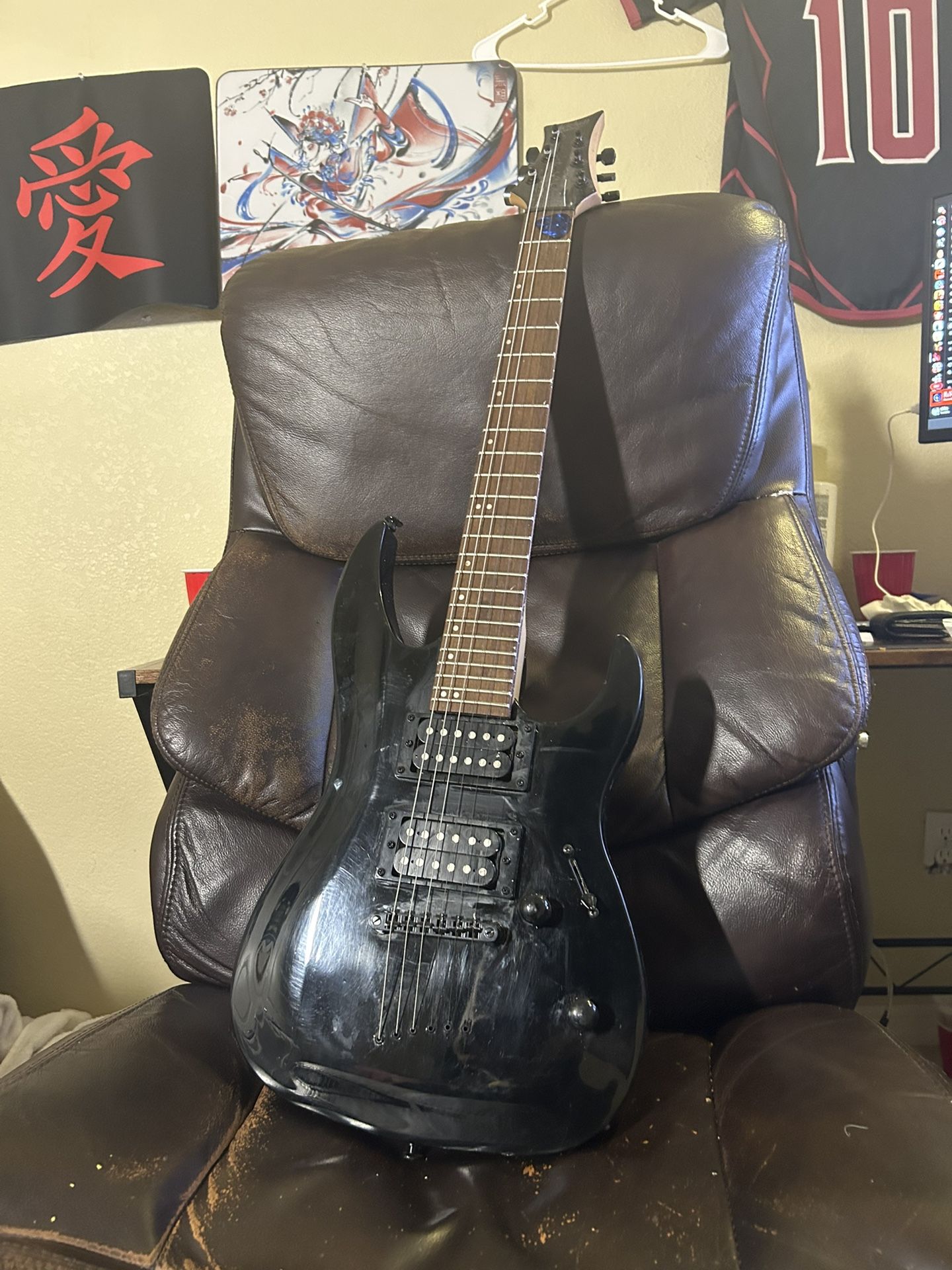 Mitchell MM100 electric guitar