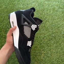 Air Jordan 4 ‘White Thunder’