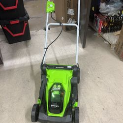 17” Greenworks 40V Cordless Walk-Behind Push Lawn Mower with 4.0 Ah Battery and Charger