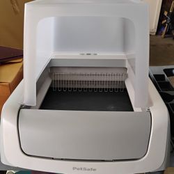 PetSafe ScoopFree Crystal Pro Front-Entry Self Cleaning Cat Litter Box