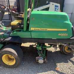 Golf Course Mower John Deer 8000A Hybrid E Cut